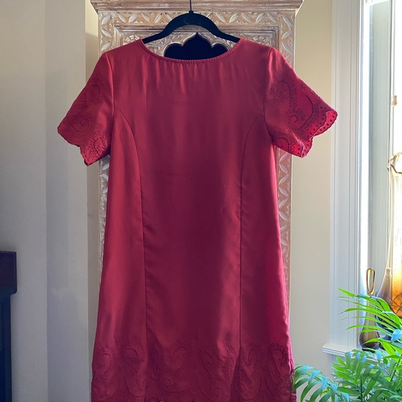 Abercrombie & Fitch Burgundy Short Sleeved Embroidered Monotone Dress Size Small - Picture 6 of 10